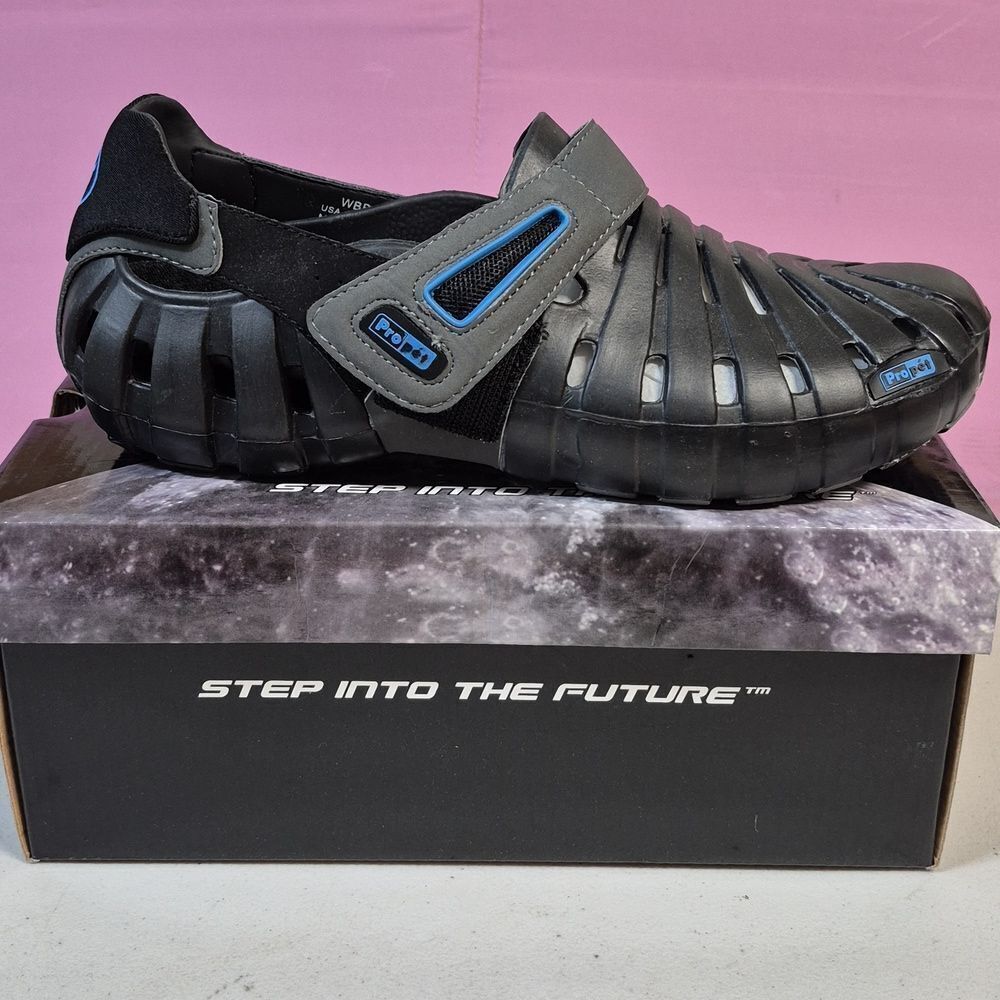 Propet Voyager Walker 7.5W Black Sandal